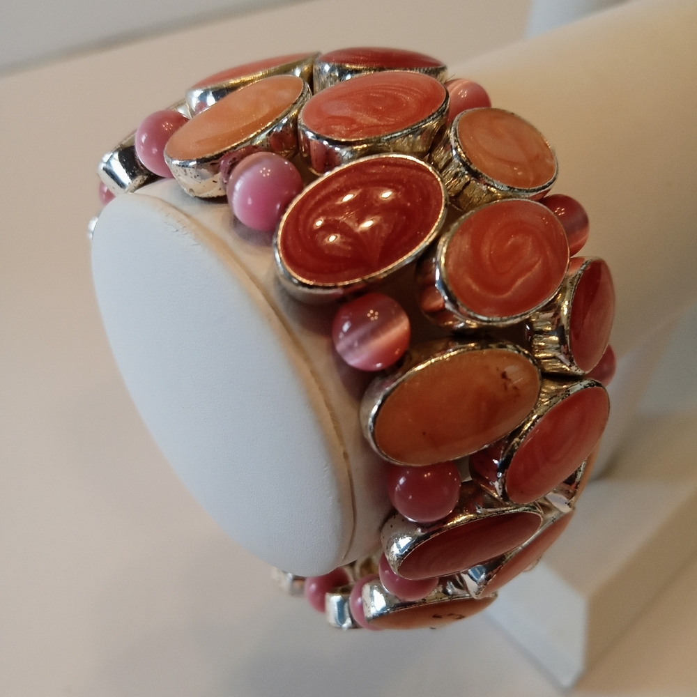 VTG Style LG Oval Swirled Marble Multi Row Cabochon Corals Pinks Peach Stretch